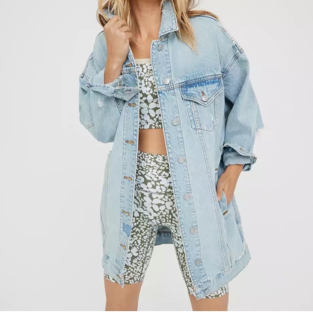 AE Oversized Boyfriend Jacket Small (fits Medium!)